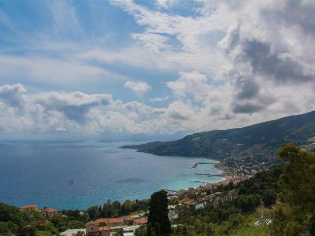 Terreno in vendita a Ospedaletti, Liguria
