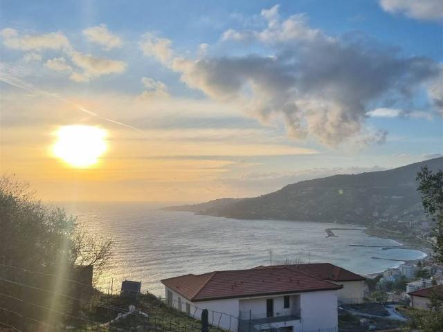 Terreno in vendita a Ospedaletti, Liguria
