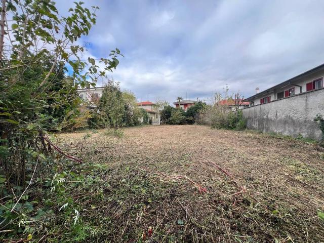 Terreno in vendita a Ossona, Milano