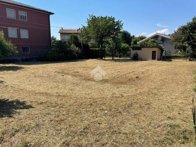Terreno in vendita a Paderno D'adda, Lombardia