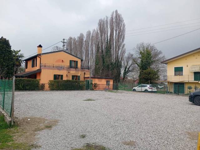 Terreno in vendita a Padova, Veneto