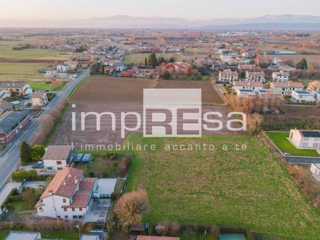 Terreno in vendita a Sovernigo, Paese