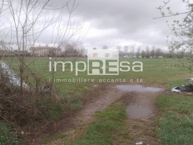 Terreno in vendita a Padernello, Paese