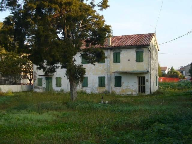 Terreno in vendita a Sovernigo, Paese
