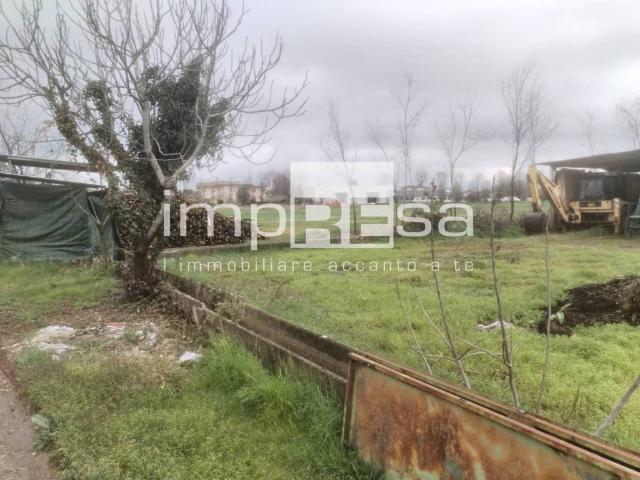 Terreno in vendita a Padernello, Paese