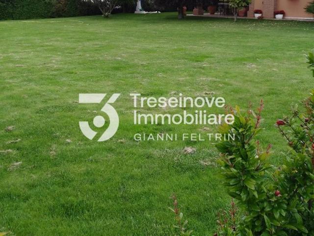 Terreno in vendita a Sovernigo, Paese