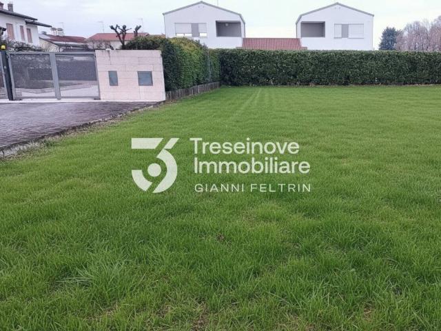 Terreno in vendita a Sovernigo, Paese