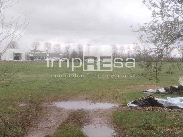 Terreno in vendita a Padernello, Paese
