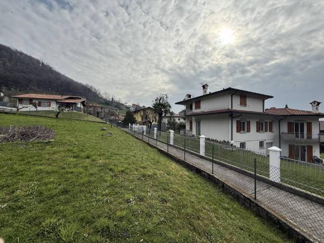 Terreno in vendita a Palazzago, Lombardia