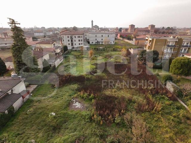 Terreno in vendita a Pandino, Lombardia