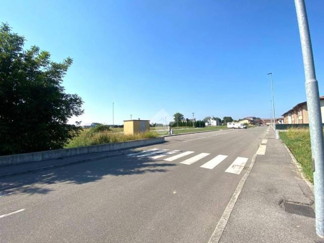 Terreno in vendita a Pandino, Lombardia