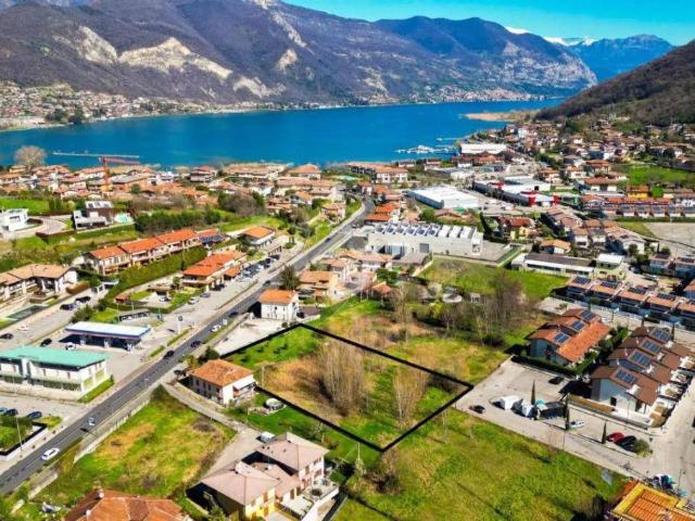 Terreno in vendita a Paratico, Lombardia