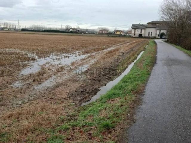 Terreno in vendita a Parona, Lombardia