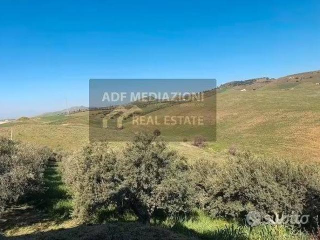 Terreno in vendita a Paternò, Sicilia