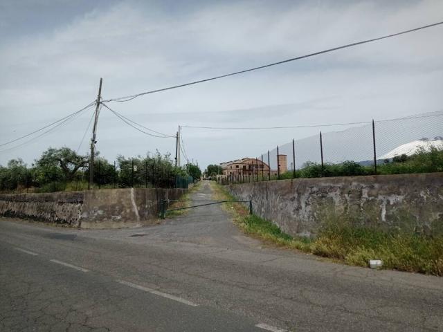 Terreno in vendita a Paternò, Sicilia