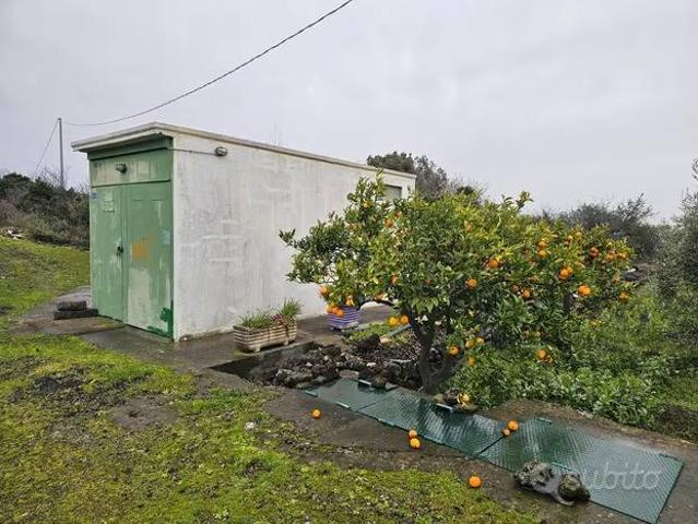 Terreno in vendita a Paternò, Sicilia