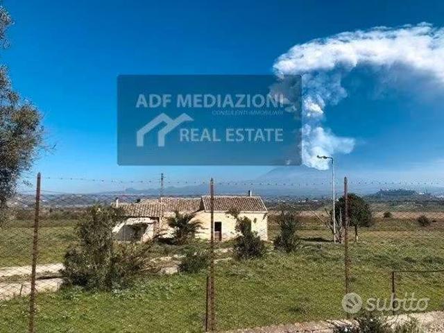 Terreno in vendita a Paternò, Sicilia