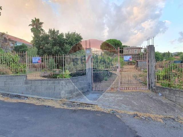 Terreno in vendita a Pedara, Sicilia