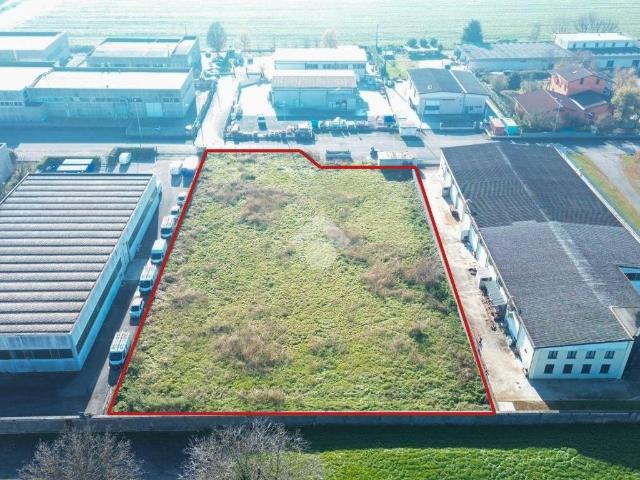 Terreno in vendita a Persico Dosimo, Lombardia