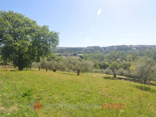 Terreno in vendita a Ferro di Cavallo, Perugia