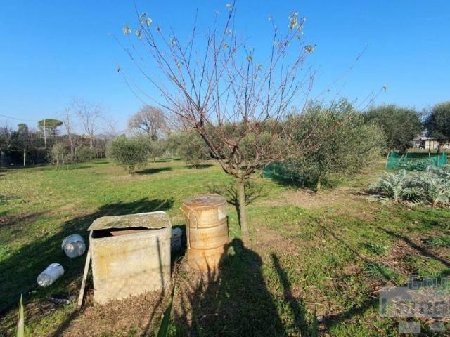 Terreno in vendita a Villa Fastiggi, Marche