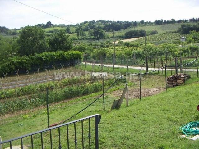 Terreno in vendita a Villa Fastiggi, Marche