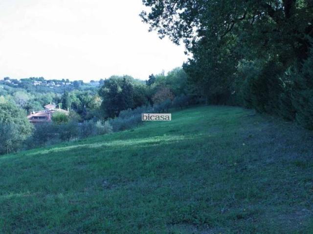 Terreno in vendita a Villa Fastiggi, Marche