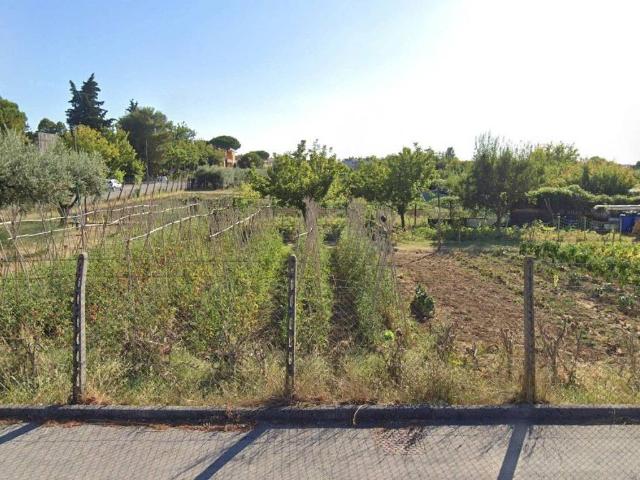 Terreno in vendita a Villa Fastiggi, Marche