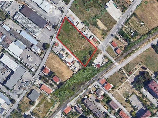 Terreno in vendita a Villa del Fuoco, Pescara