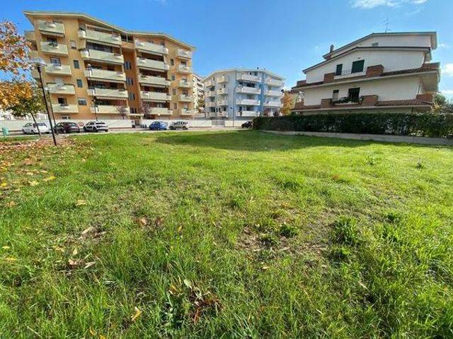 Terreno in vendita a Villa del Fuoco, Pescara