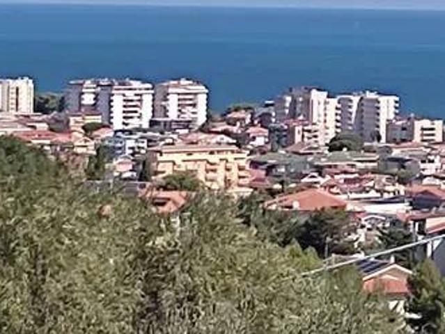 Terreno in vendita a C.da Colle Cervone, Pescara