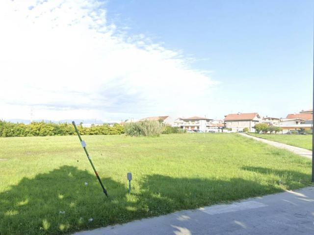Terreno in vendita a Villa del Fuoco, Pescara