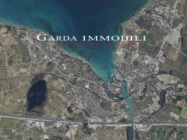 Terreno in vendita a Peschiera Del Garda, Veneto