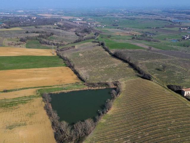 Terreno in vendita a Borgotrebbia, Piacenza