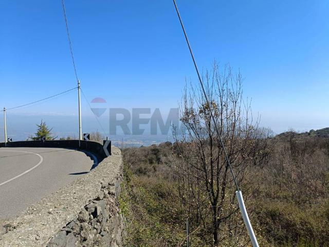 Terreno in vendita a Piedimonte Etneo, Sicilia