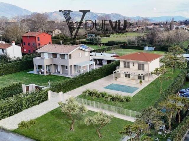 Terreno in vendita a Marina di Pietrasanta, Pietrasanta