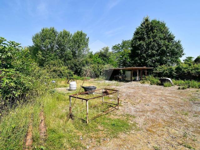 Terreno in vendita a Pieve Emanuele, Lombardia
