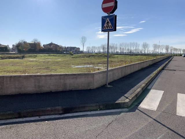 Terreno in vendita a Pieve Fissiraga, Lombardia