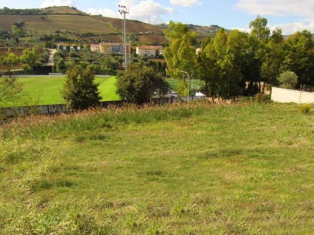 Terreno in vendita a Seconda Zona P.E.E.P., Pineto