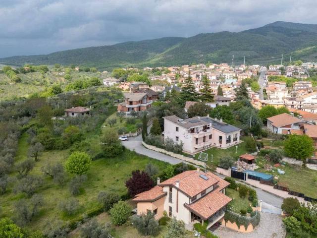 Terreno in vendita a Poggio Moiano, Lazio
