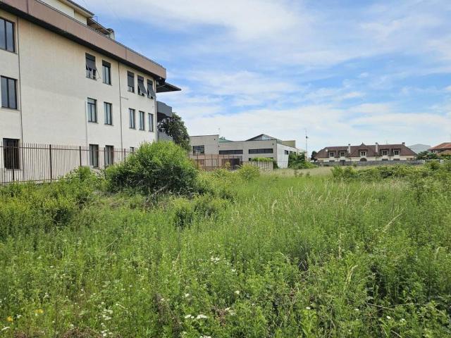 Terreno in vendita a Pogliano Milanese, Lombardia