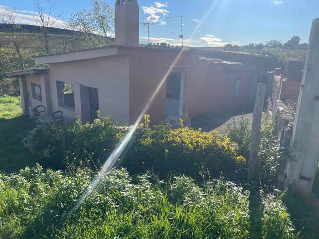 Terreno in vendita a Pomezia, Roma Capitale