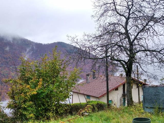 Terreno in vendita a Ponna, Lombardia
