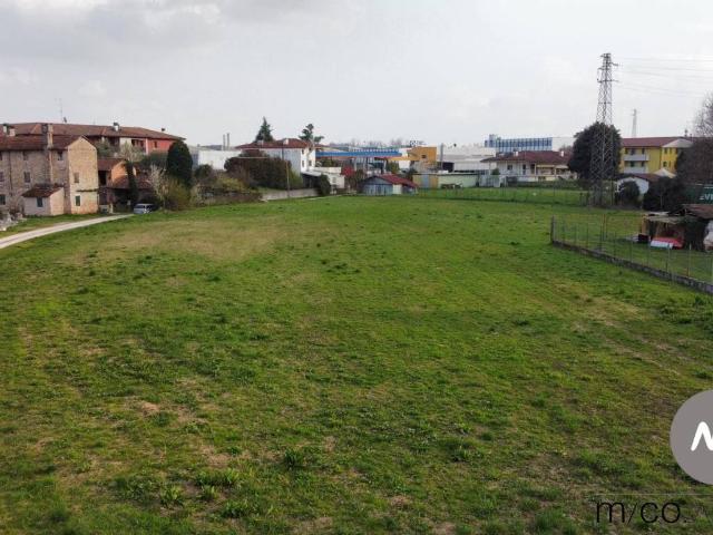 Terreno in vendita a Pordenone, Friuli-Venezia Giulia