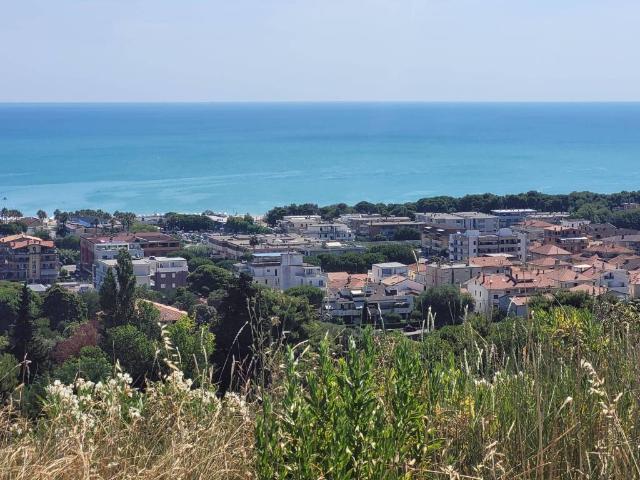 Terreno in vendita a Marche, Fermo