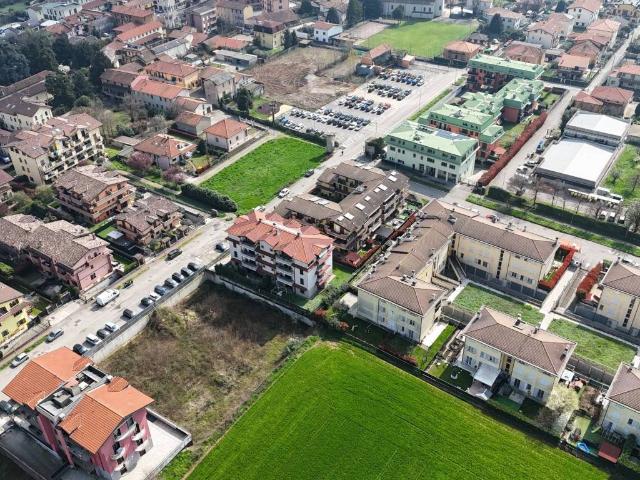 Terreno in vendita a Pozzo D'adda, Lombardia