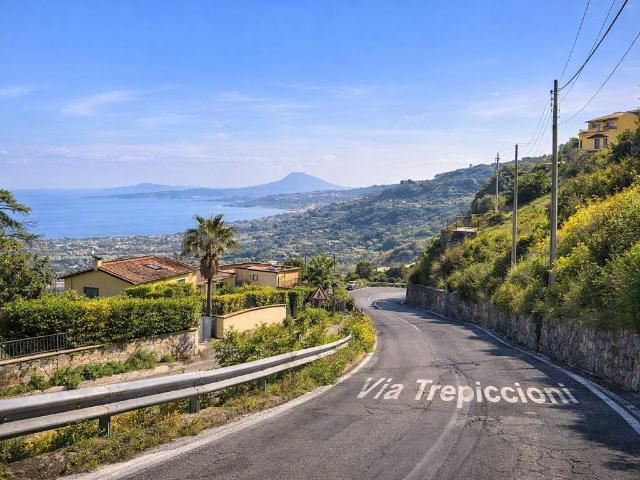 Terreno in vendita a Pozzuoli, Campania