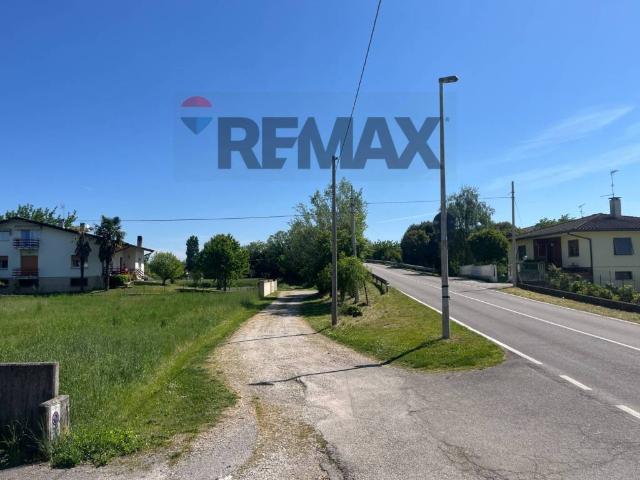 Terreno in vendita a Pozzuolo Del Friuli, Friuli-Venezia Giulia