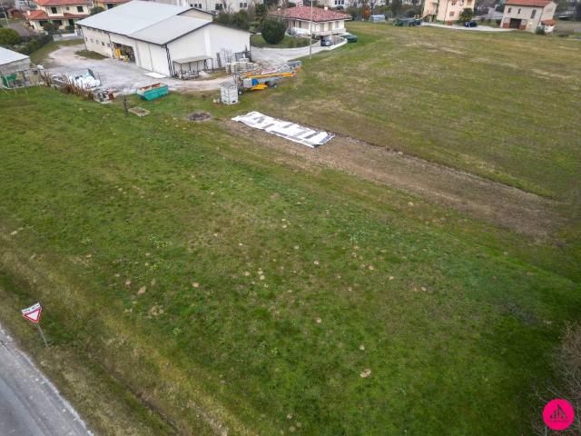 Terreno in vendita a Prata Di Pordenone, Friuli-Venezia Giulia