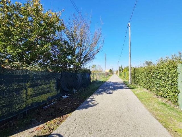 Terreno in vendita a Prato, Toscana